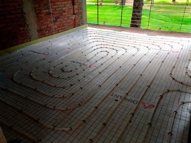 Instalación de calefacción por suelo radiante, club de golf en Avándaro
