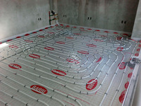 Habitación con serpentín para piso radiante